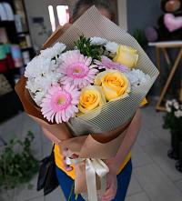 Букет цветов из:  Герберы, Розы и Хризантемы #REPLACE_PRED# Совхозном Свердловская область
